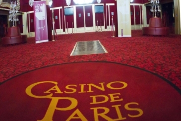 Новая должность в столичном казино De Paris: дилер-официант