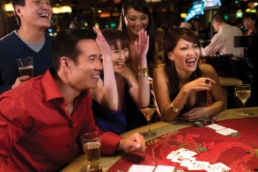Половина посетителей казино Tigre de Cristal — это туристы из Азии