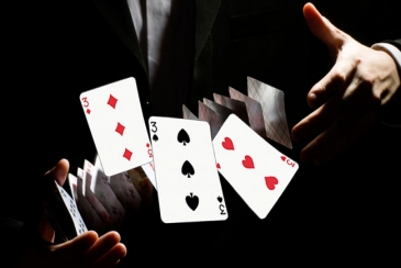 Независимый крупье в покерных играх