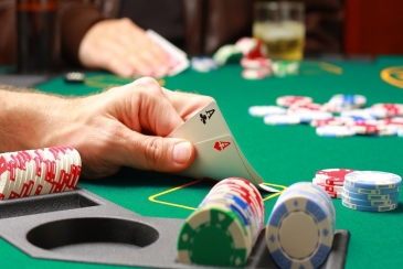 Карточные игры - Мы повышаем ставки в покере